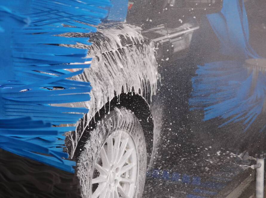 Automated car wash running and washing a car in Springfield Missouri